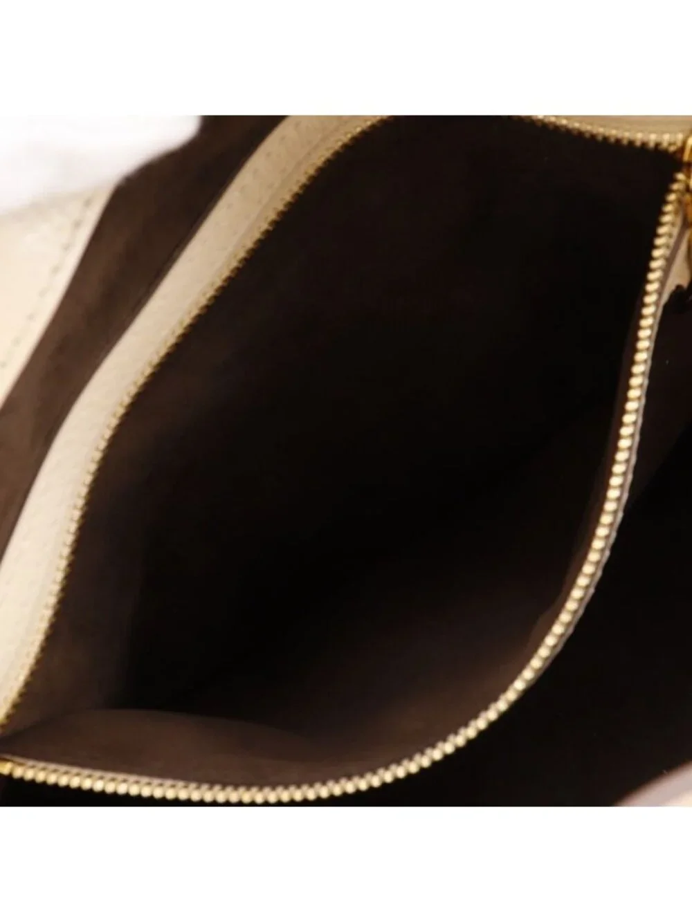 Louis Vuitton Sealth PM Monogram Mahina Opal Beige Ar1101 Handbag - Picture 7 of 10